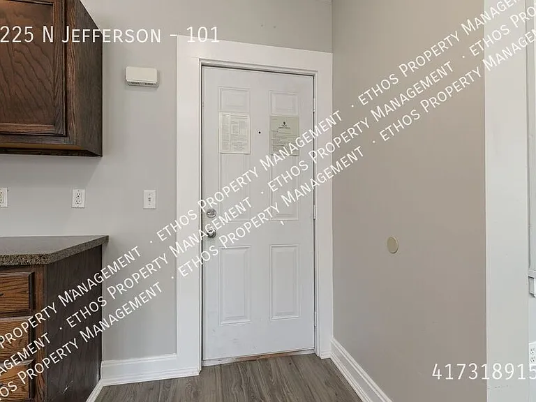 1225 N Jefferson Ave #101 — Photo 2