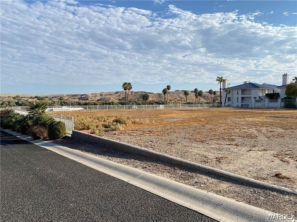 1st image of 1750 Clubhouse Dr
