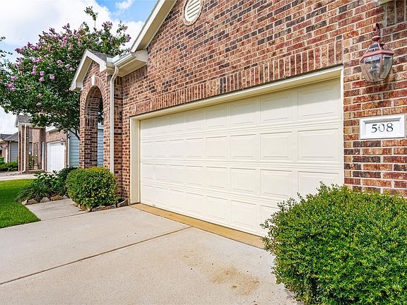 4th image of 508 Forest Village Cir