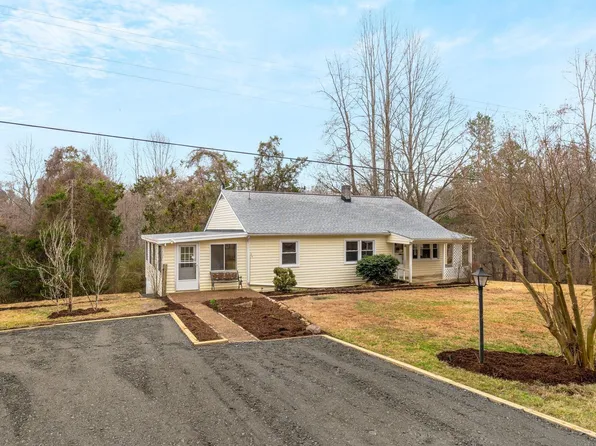 3676 Gilbert Station Rd, Barboursville, VA 22923