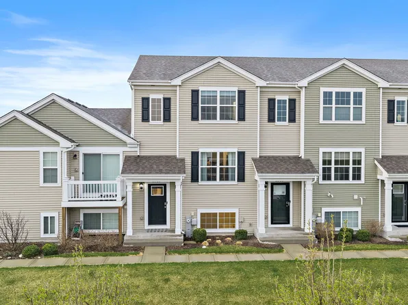 2563 Bella Dr, Pingree Grove, IL 60140