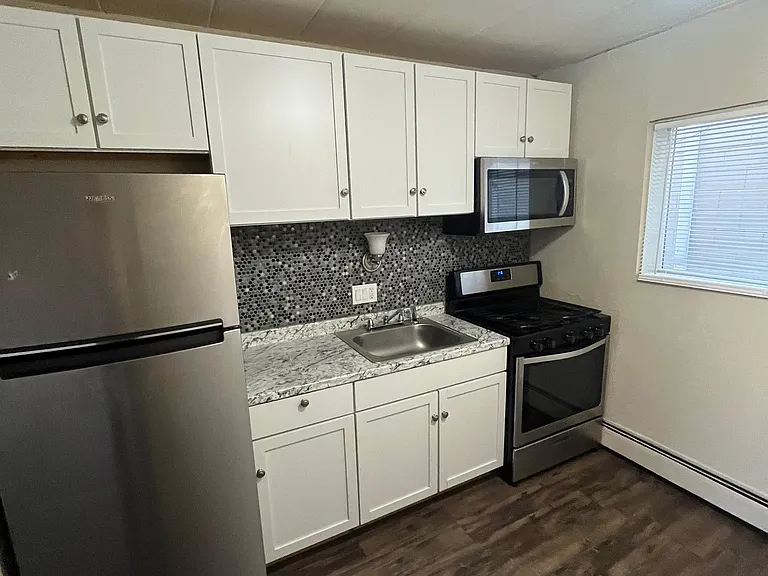 800 W Church St #12 — Photo 4