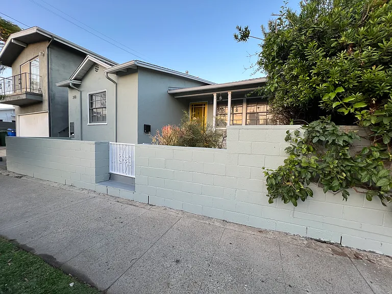 348 7th Ave #C — Photo 7