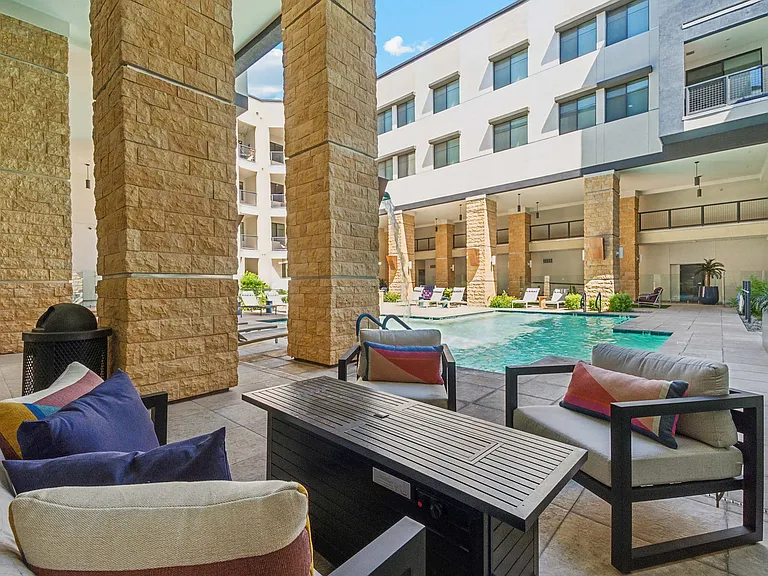 Scottsdale Grand — Photo 36