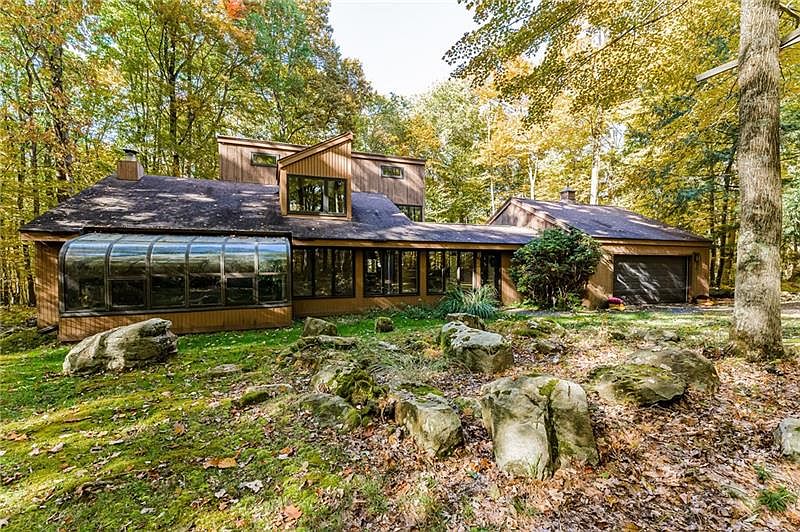 754 Nemacolin Trl, Farmington, PA 15437 Zillow