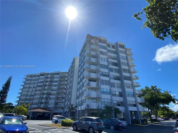 1200 NE Miami Gardens Dr, Miami, FL