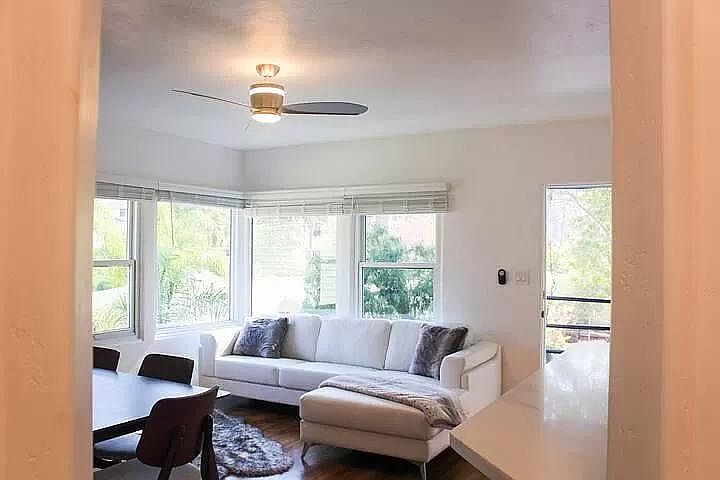 1st image of 3598 Curlew St