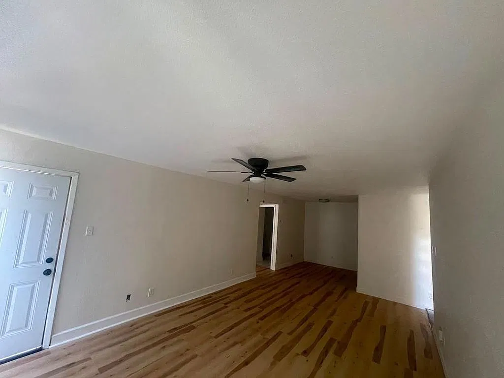 1 bed, 784 sqft, $890 — Photo 2
