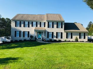 802 Country Rd, Downingtown, PA 19335