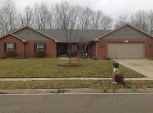 438 Greensward Dr, Tipp City, OH 45371