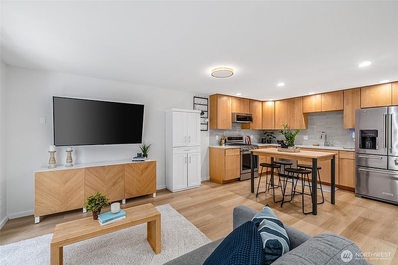 3rd image of 9229 17th Avenue SW #A