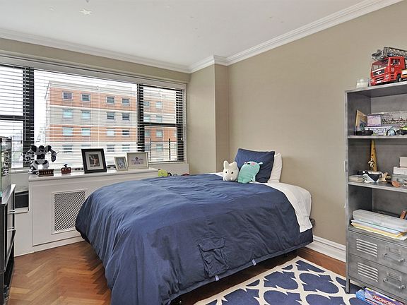 3rd image of 115 E 9th St APT 9H