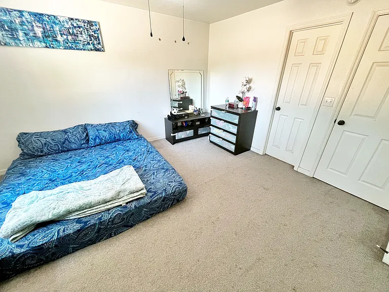 4717 SW 69th Ter — Photo 8