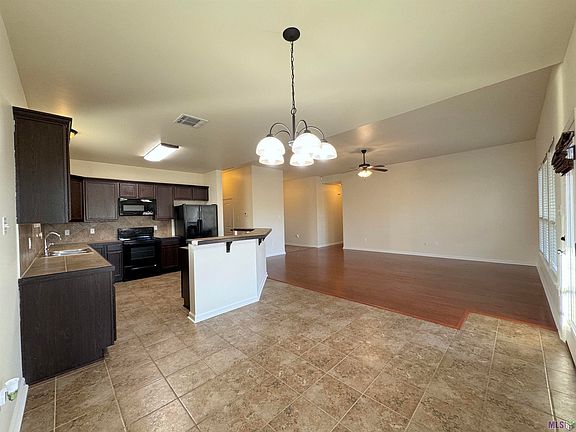 4th image of 14196 Martinique Dr