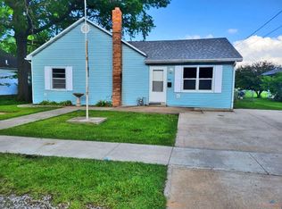 902 N 3rd St, Clinton, MO 64735