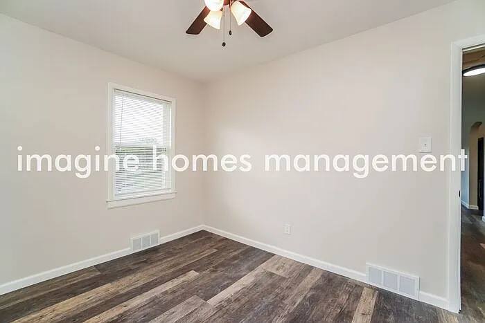219 Maple Dr — Photo 10