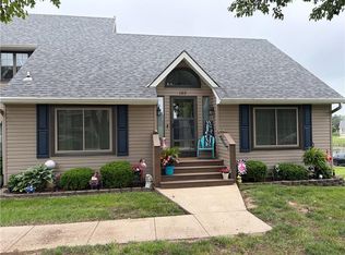149 Stonebridge Ln, Smithville, MO 64089
