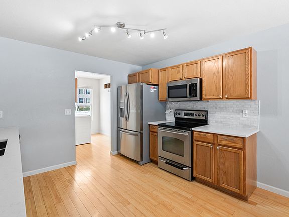 4th image of 1750 Rock Valley Dr