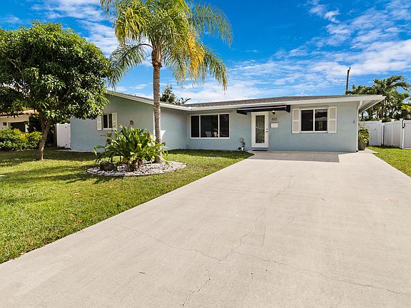 2nd image of 912 SE 8th Court