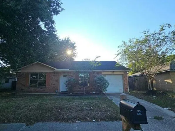 12107 Kingslake Forest Dr, Houston, TX 77044