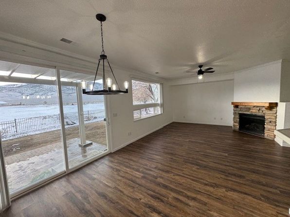 921 Lakeview Dr, Dayton, NV 89403