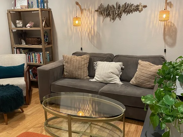 19220 Index St, Porter Ranch, CA 91326