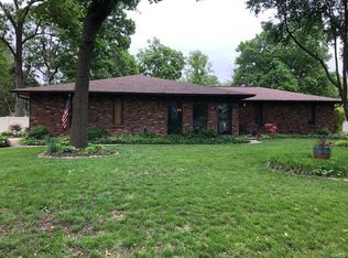 6407 Oak Dr, Moro, IL 62067