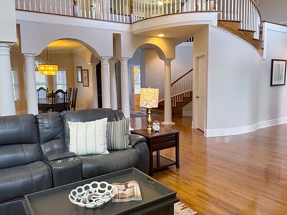 2nd image of 106 Abrum Ct