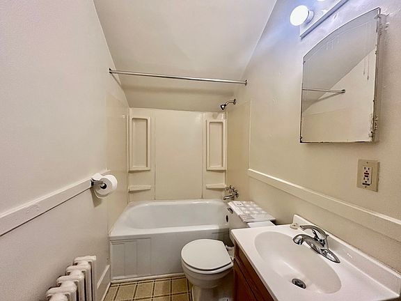 4th image of 130 W 25th St #4