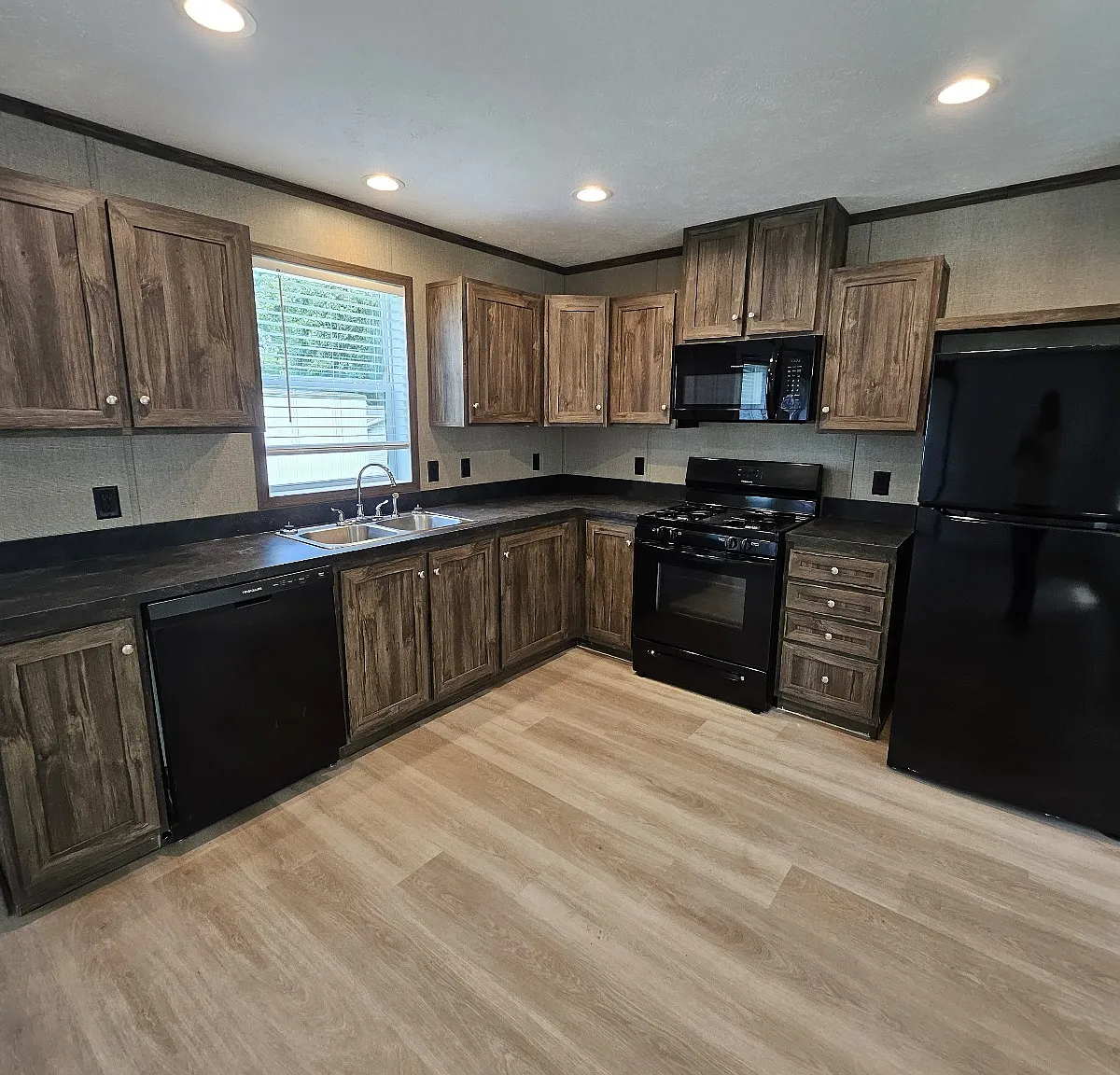 Stonegate MHC — Photo 1