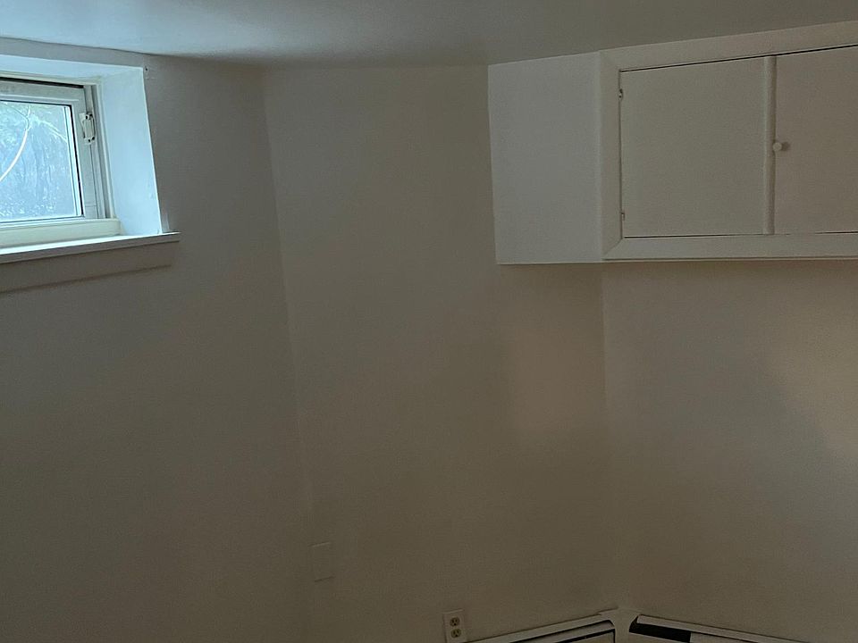 1st image of 823 Parker St Floor 1