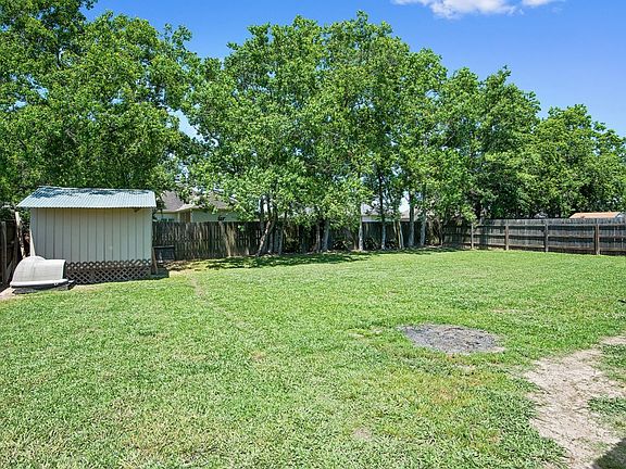 2nd image of 6043 Sandy Creek Ln