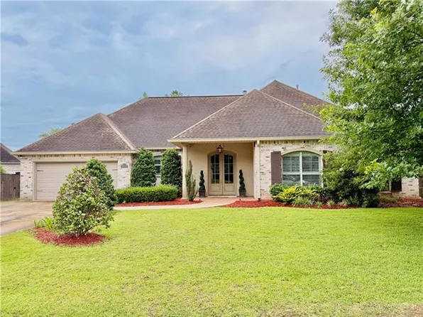 726 Place Saint Etienne St, Covington, LA