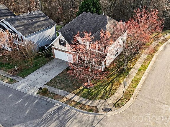 4th image of 4423 Austin Dekota Dr