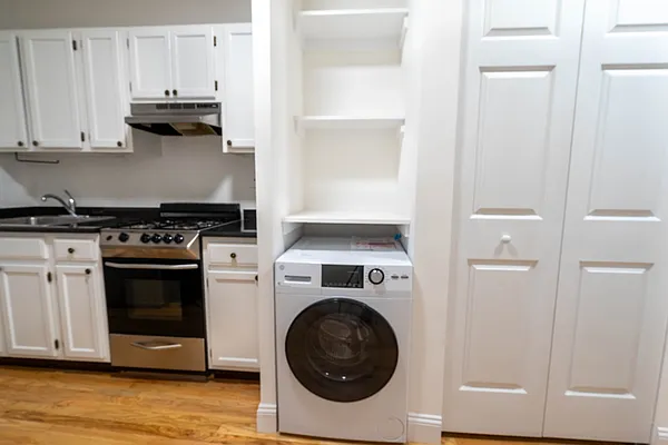 Rented by Metropolitan Equities | media 8