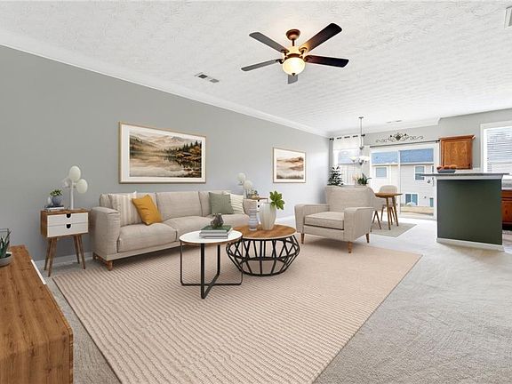 3rd image of 332 Oak Leaf Pl