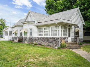 1503 Jackson Ave, Charleston, IL 61920