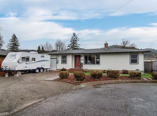 2527 W Alamosa Ct, Roseburg, OR 97471