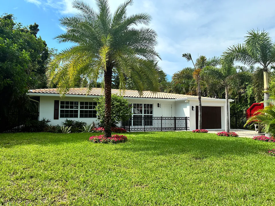 232 NW 6th St
