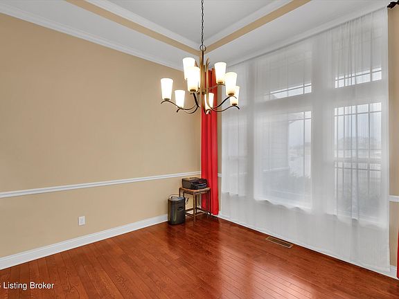 5th image of 4813 Greenwood Ct