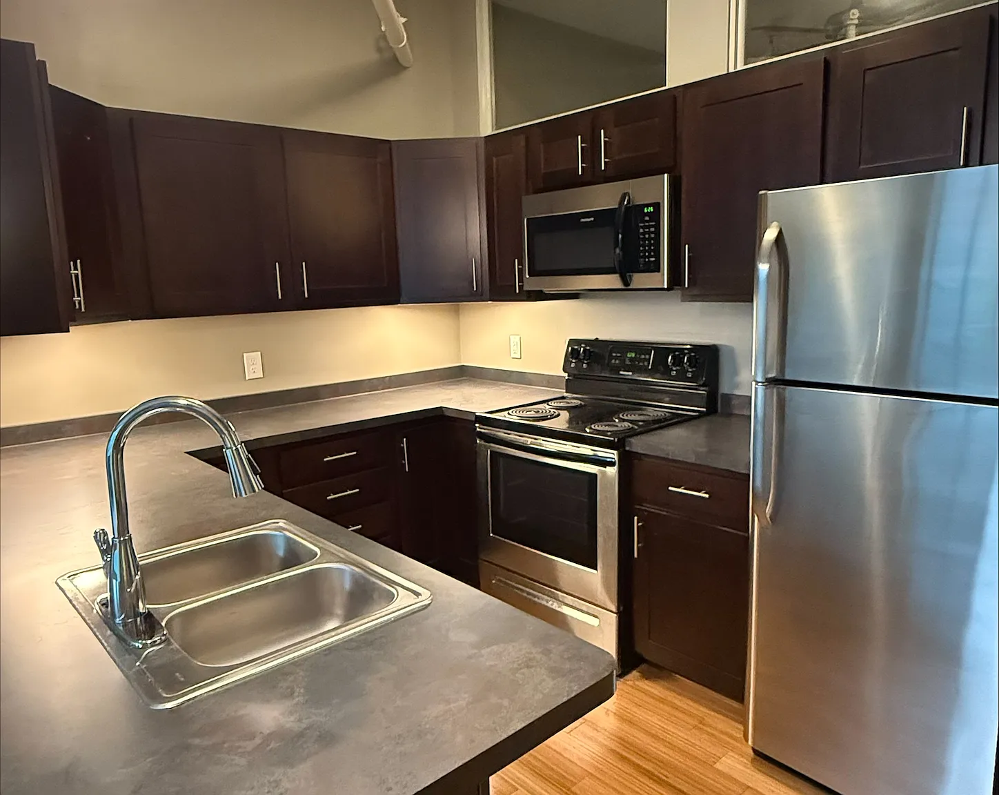 2 bed, 1600 sqft, $1,650 — Photo 1