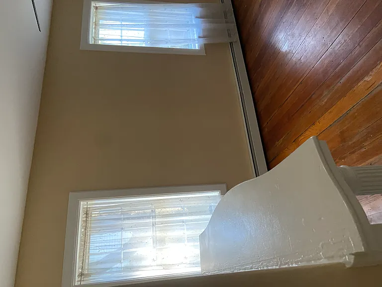 1591 Lonsdale Ave #1 — Photo 6