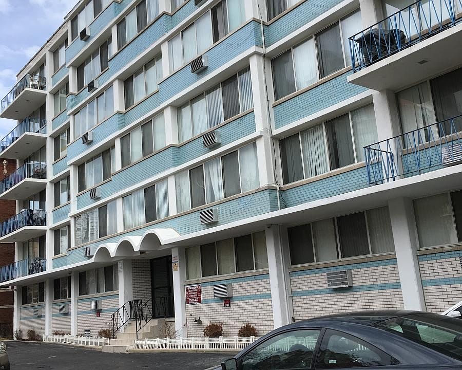 1st image of 5817 N Kenmore Ave APT 302