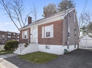 133 Clare Ave, Hyde Park, MA 02136