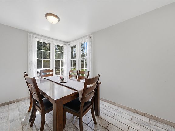 5th image of 305 Circle Rd