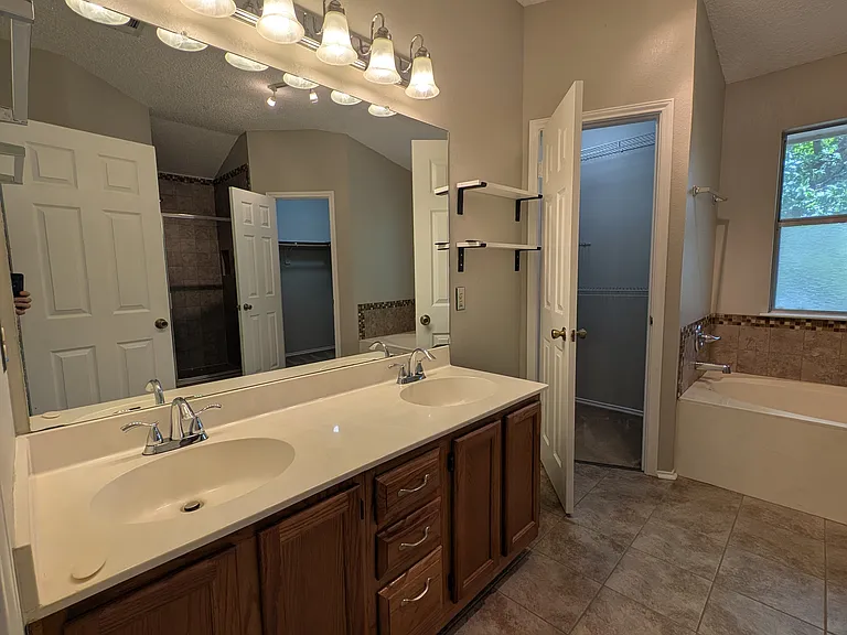 10901 Watchful Fox Dr — Photo 30