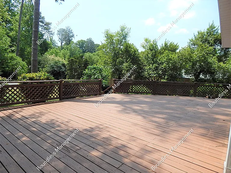 1033 Scott Blvd — Photo 21