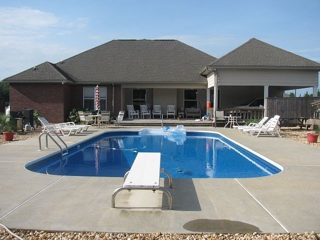 2nd image of 1098 Fern Rd