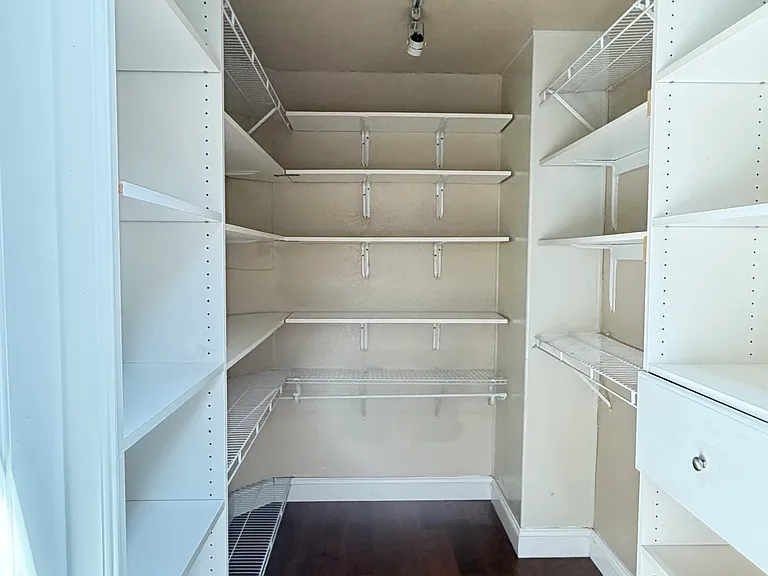 6815 Hampton Dr — Photo 29