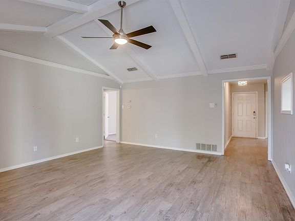 5th image of 7107 Wayne Ave